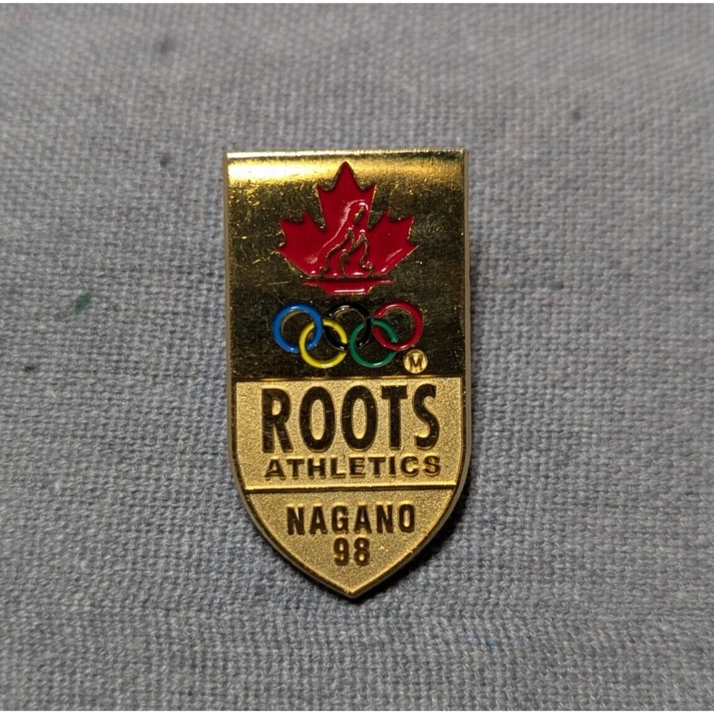 Roots Athletics Nagano 1998 Winter Olympics Lapel Pin Button‎ Canada Maple Leaf